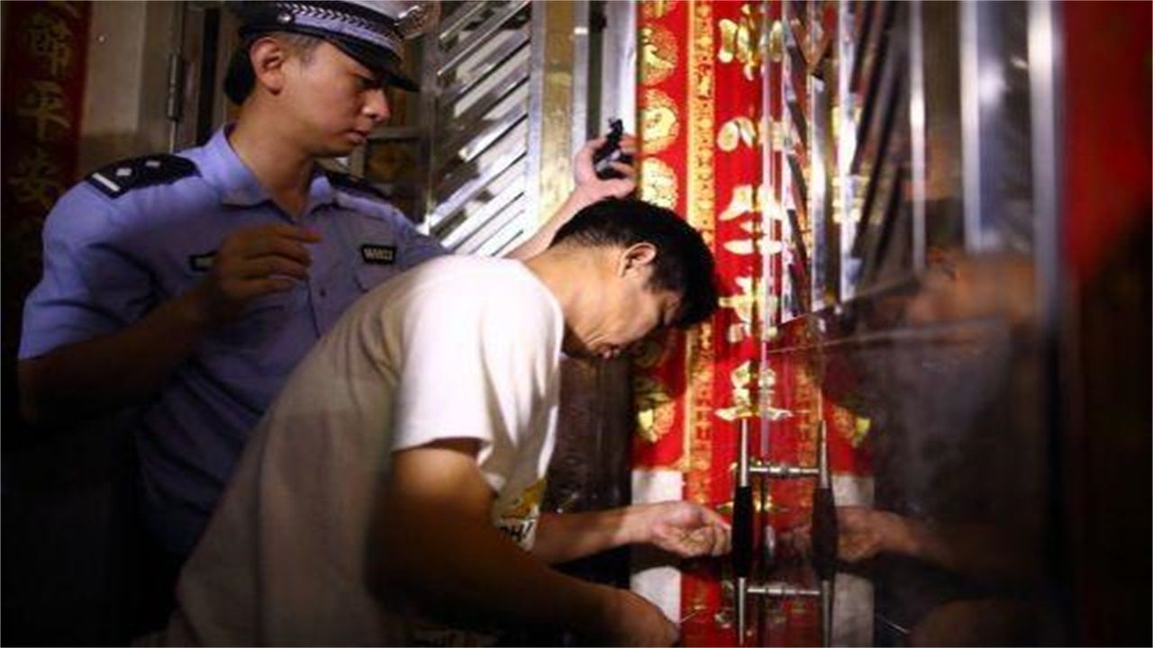 漳州请开锁师傅开了锁后，师傅为什么一般都不进门，就算主人请也不进去？